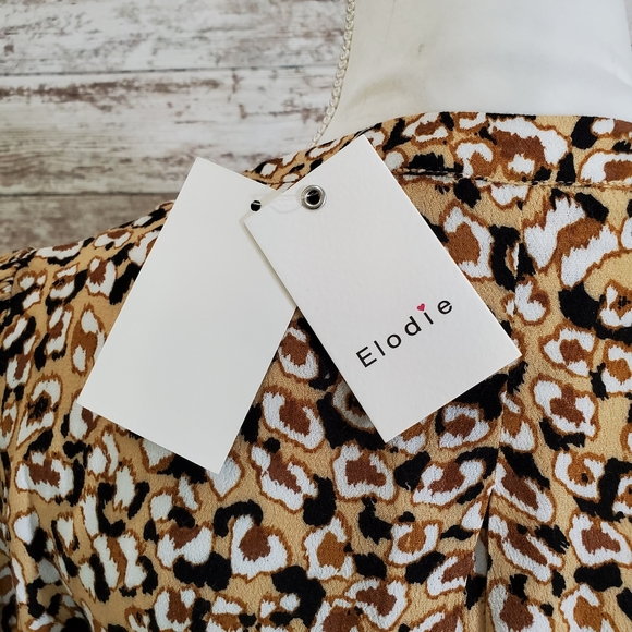 ELODIE Brown Leopard V-neck Pleated Blouse - Picture 6 of 9